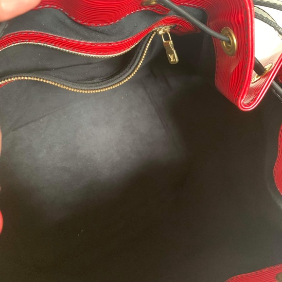 Authentic LOUIS VUITTON NOE RED EPI LEATHER HANDBAG - Picture 9 of 13